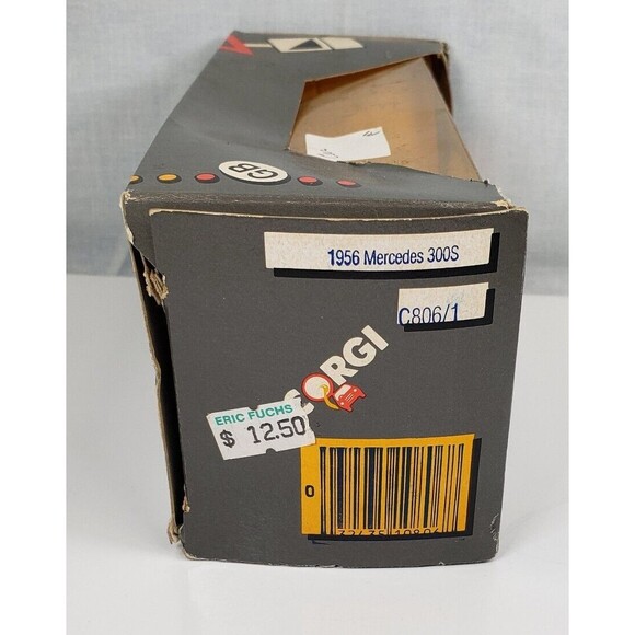 Corgi 806 Classics 1956 Mercedes 300S 1:43 Scale Die Cast Car - Picture 9 of 13
